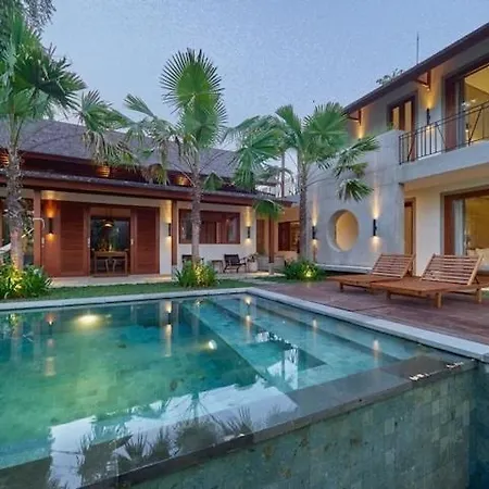 Barani Villa 3Br Near Tanah Lot With Rice Field And Pool